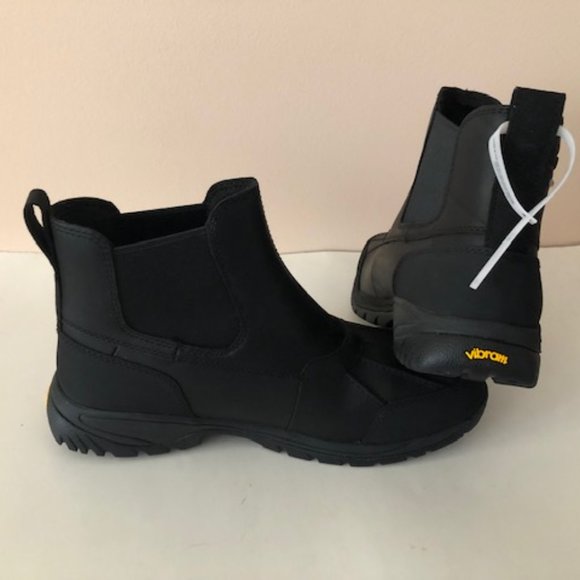 UGG Butte Chelsea leather fur waterproof black boot. Size: 11 - Picture 1 of 13